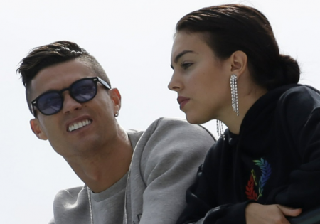 جورجينا تروج لمشروع رونالدو بشكل جديد